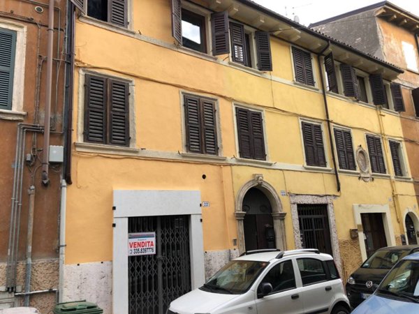 negozio in affitto a Verona in zona Veronetta