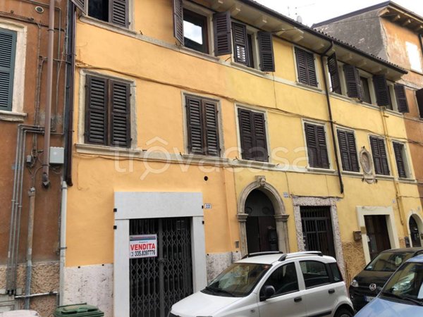 negozio in affitto a Verona in zona Veronetta