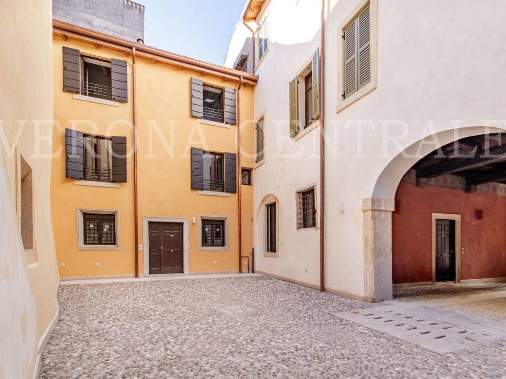 appartamento in affitto a Verona in zona Veronetta