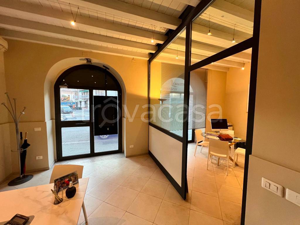 negozio in affitto a Verona in zona Borgo Trento