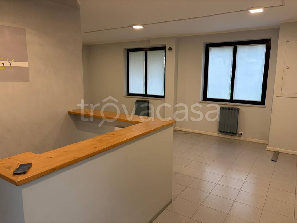 negozio in affitto a Verona in zona San Massimo all'Adige