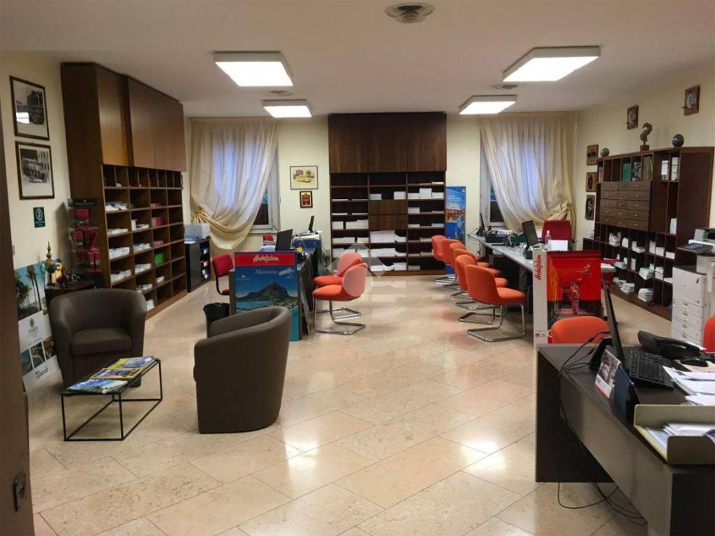 negozio in affitto a Verona in zona Centro Storico