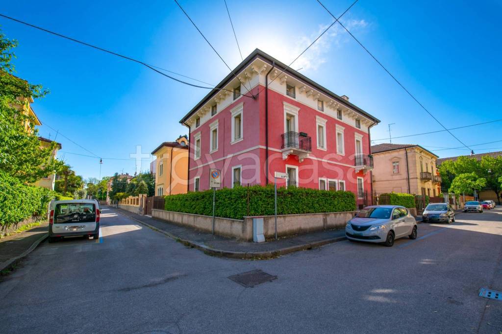 appartamento in affitto a Verona in zona Centro Storico