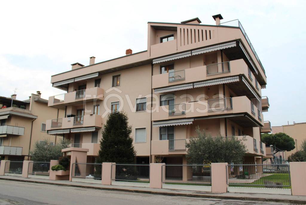 appartamento in affitto a Verona in zona Golosine