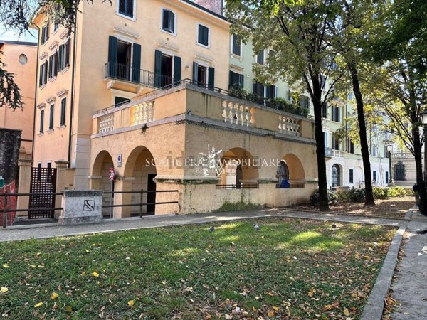 appartamento in affitto a Verona in zona Centro Storico