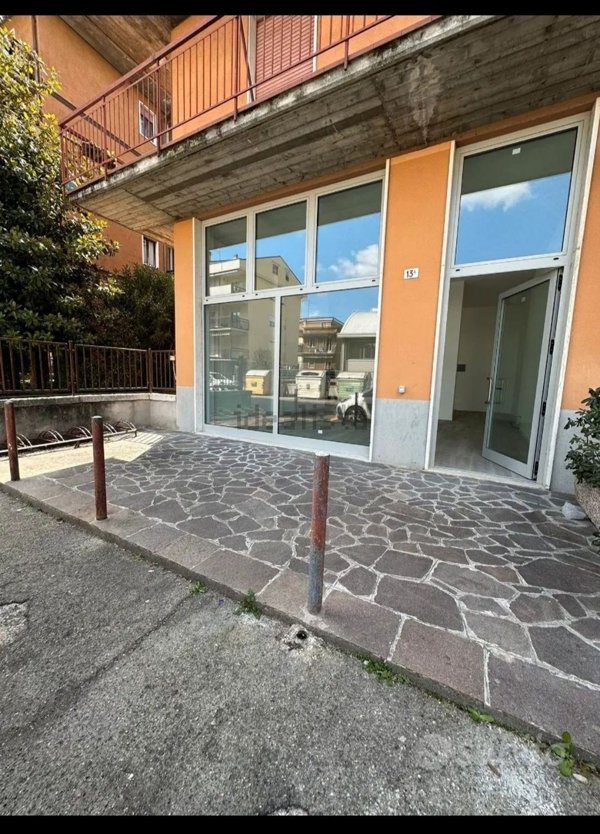 negozio in affitto a Verona in zona Borgo Milano
