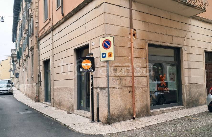 negozio in affitto a Verona in zona Centro Storico