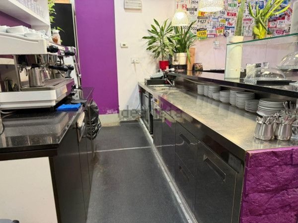 negozio in affitto a Verona in zona Cittadella