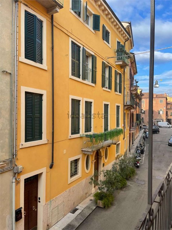 appartamento in affitto a Verona in zona Centro Storico