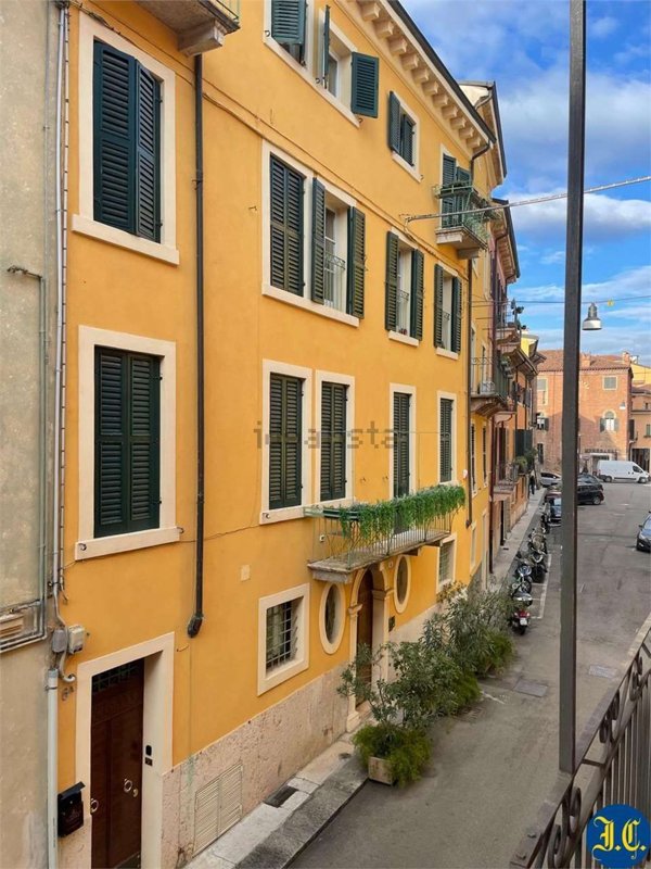appartamento in affitto a Verona in zona Centro Storico