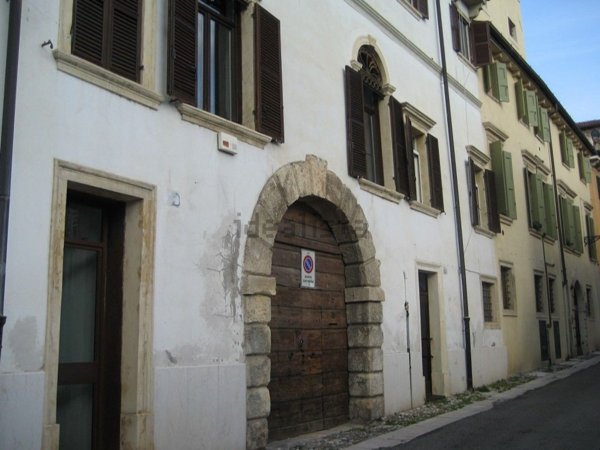 appartamento in affitto a Verona in zona Centro Storico
