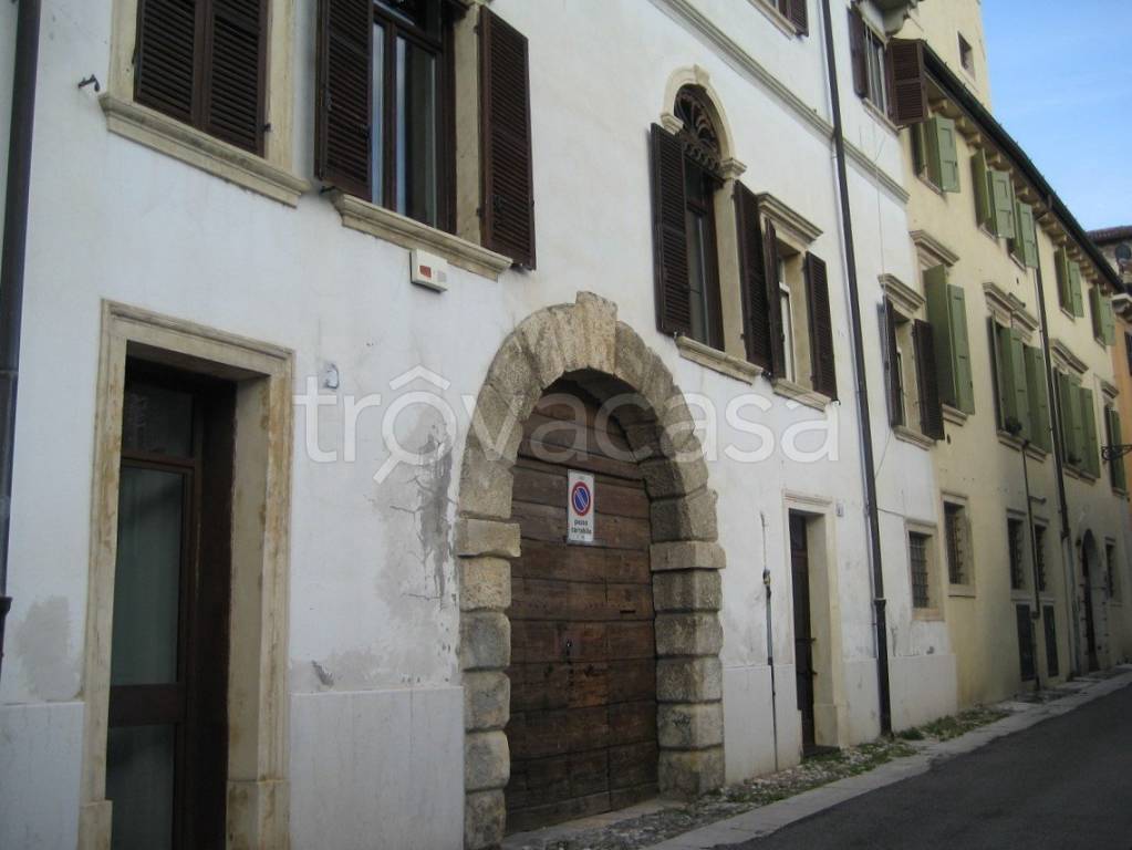 appartamento in affitto a Verona in zona Centro Storico