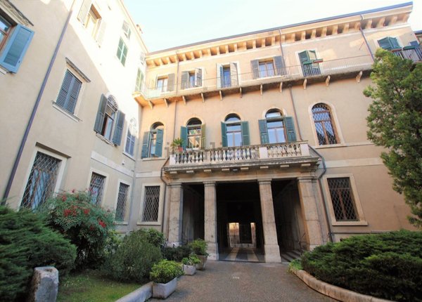 appartamento in affitto a Verona in zona Centro Storico