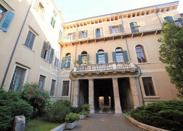 appartamento in affitto a Verona in zona Centro Storico