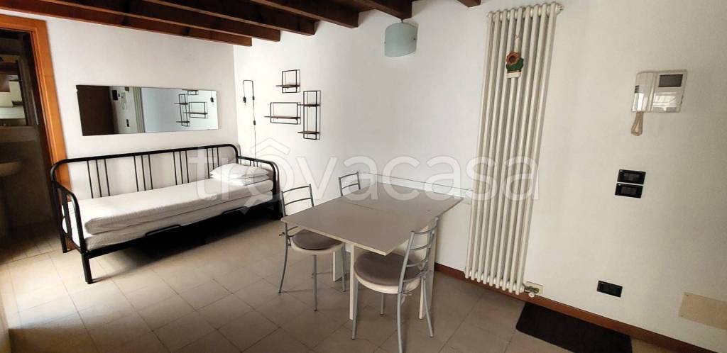 appartamento in affitto a Verona in zona Centro Storico