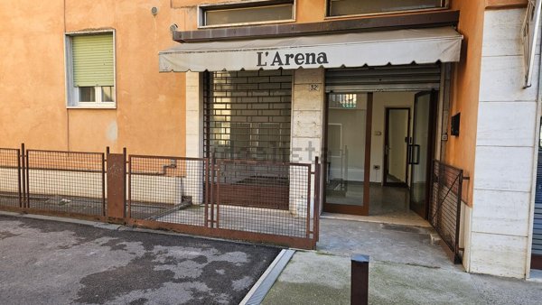 negozio in affitto a Verona in zona Borgo Venezia / Borgo Trieste