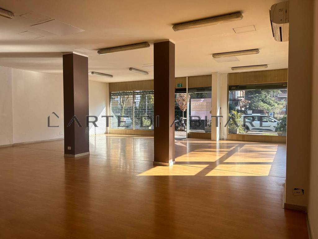 negozio in affitto a Verona in zona Borgo Milano