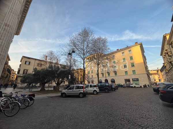 negozio in affitto a Verona in zona Centro Storico
