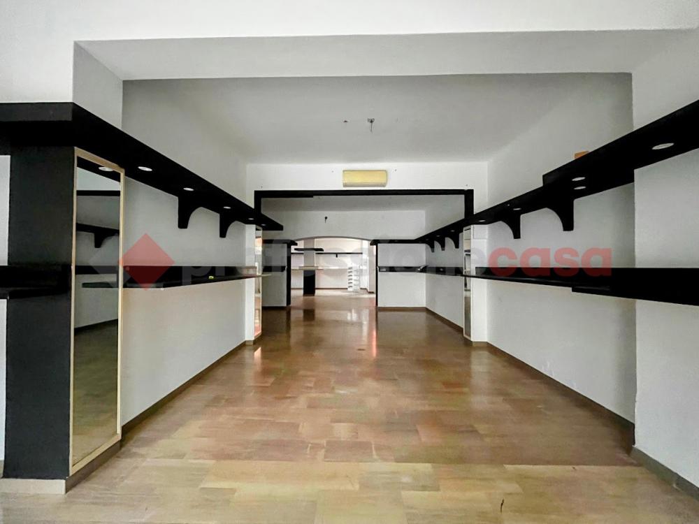 negozio in affitto a Verona