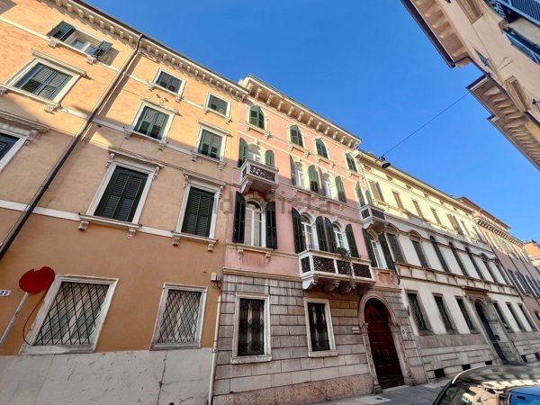 appartamento in affitto a Verona in zona Centro Storico
