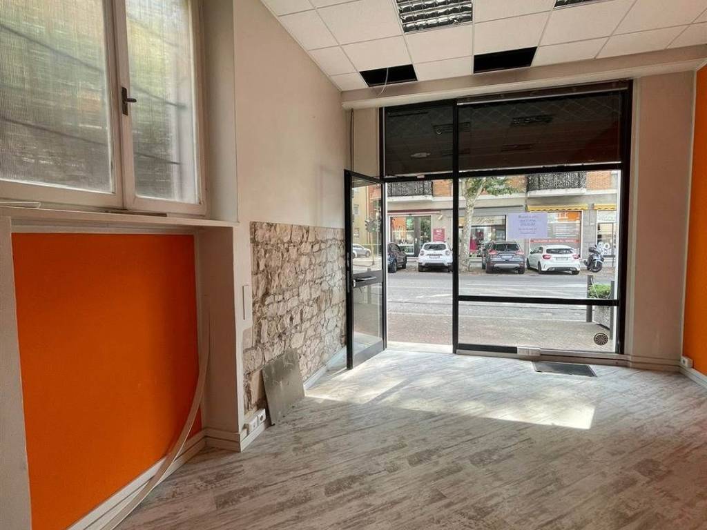 negozio in affitto a Verona in zona Borgo Venezia / Borgo Trieste