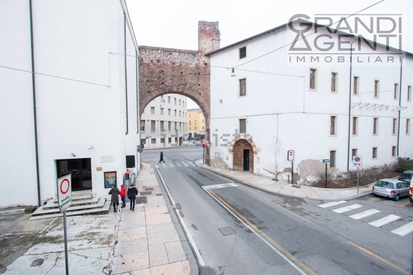 ufficio in affitto a Verona in zona Cittadella
