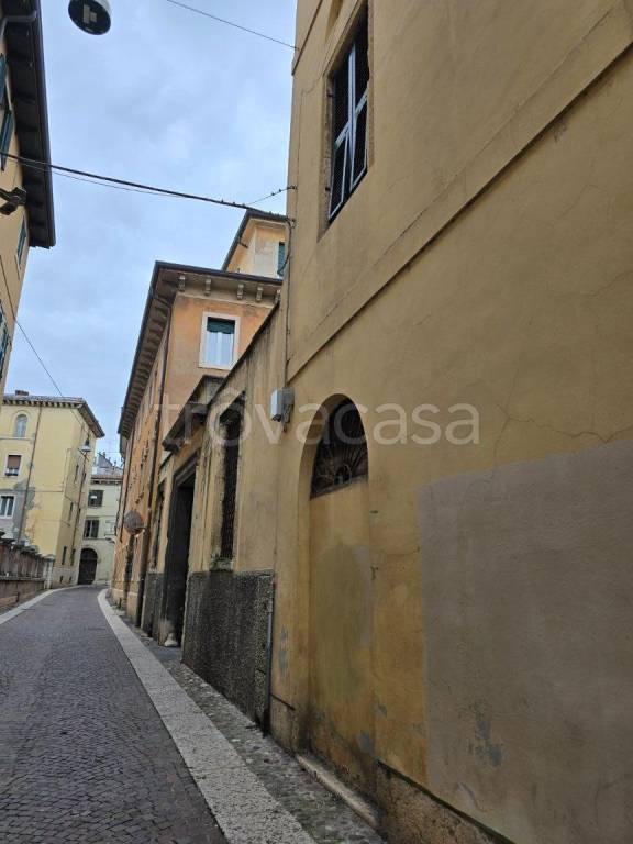 appartamento in affitto a Verona in zona Centro Storico