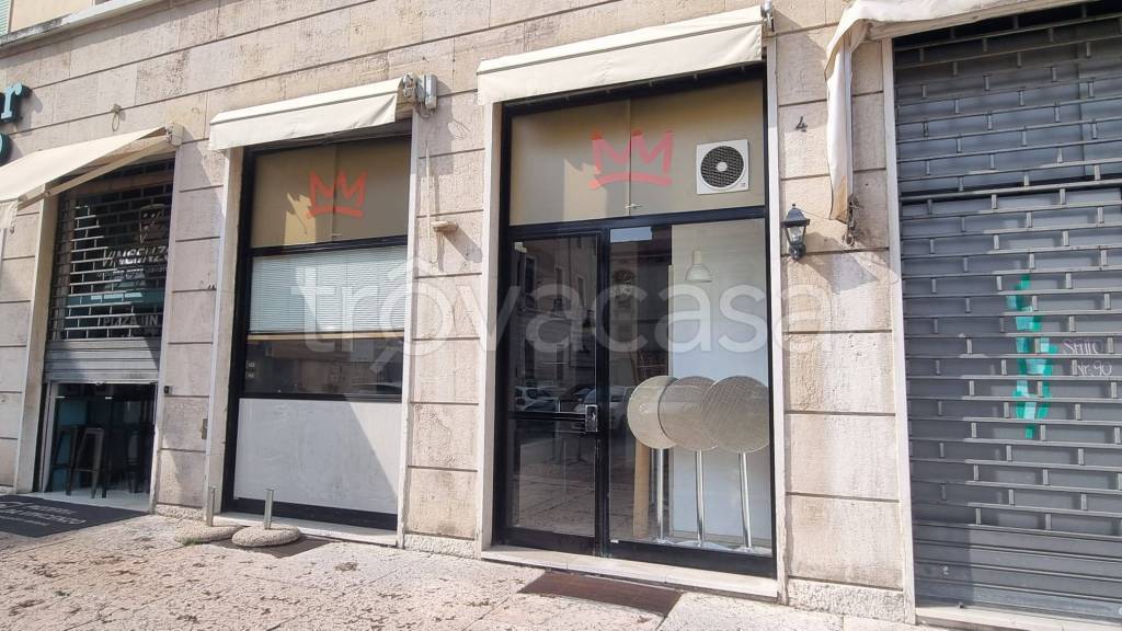 negozio in affitto a Verona in zona Centro Storico
