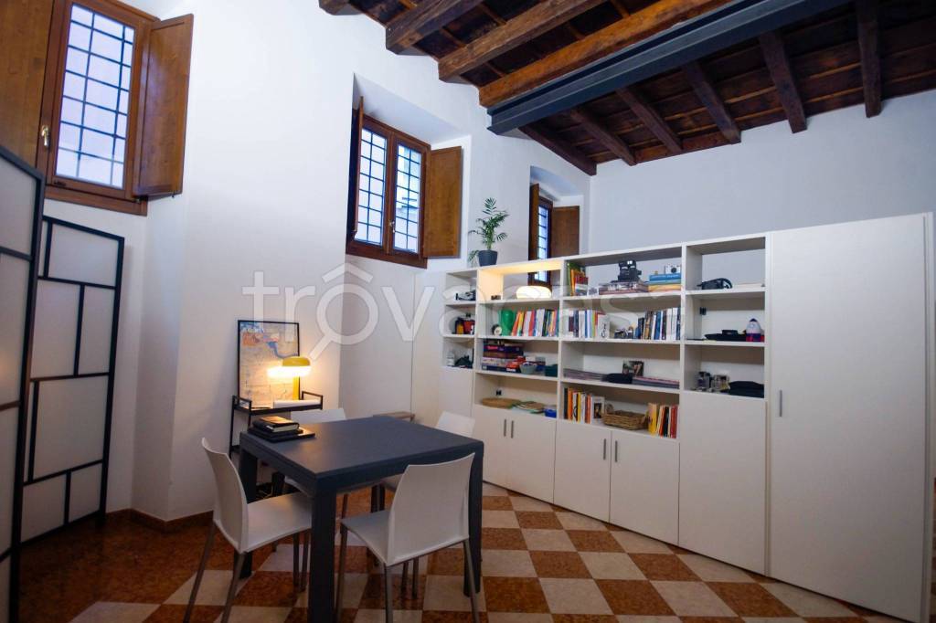 appartamento in affitto a Verona in zona Centro Storico