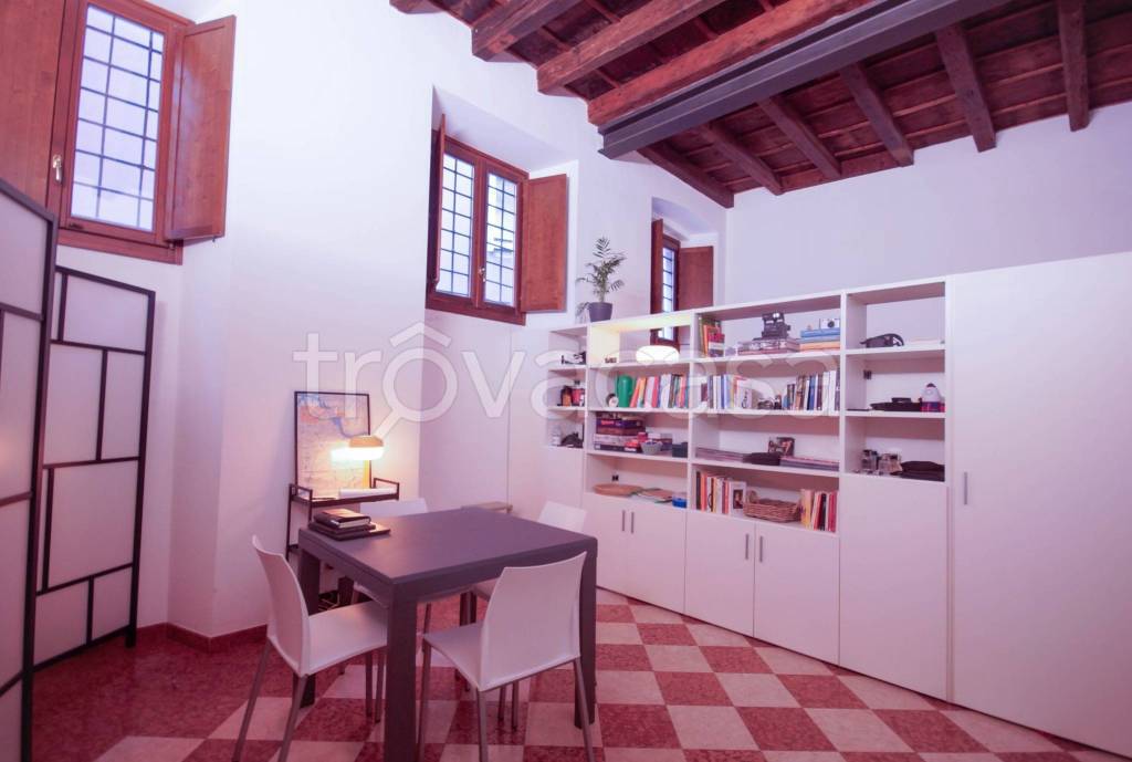appartamento in affitto a Verona in zona Centro Storico