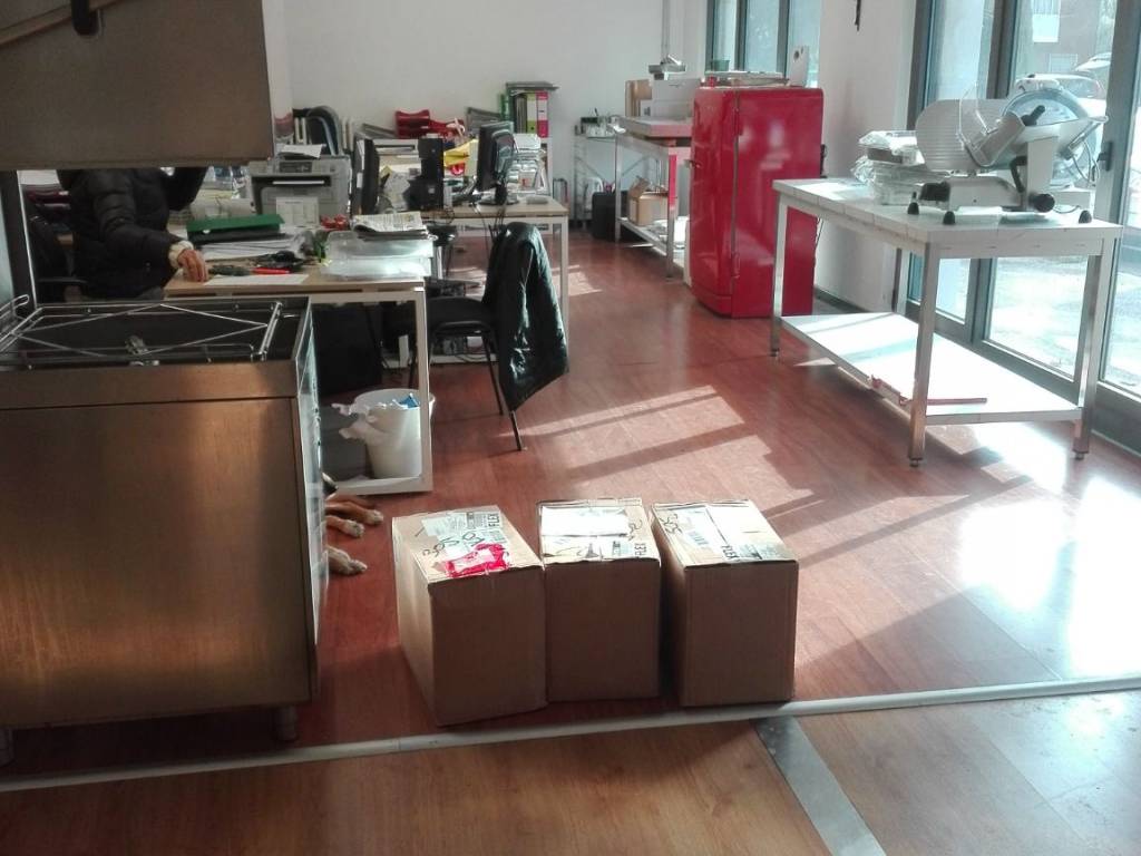 negozio in affitto a Verona in zona Musicisti / Santa Croce