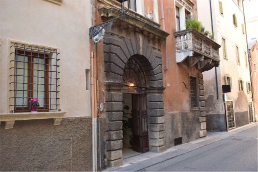 appartamento in affitto a Verona in zona Centro Storico