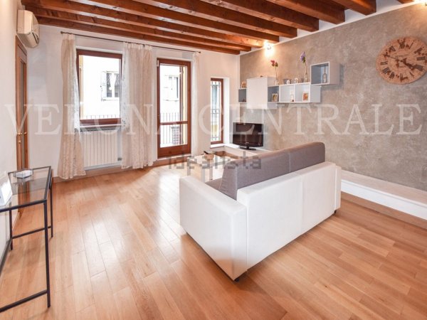 appartamento in affitto a Verona in zona Centro Storico