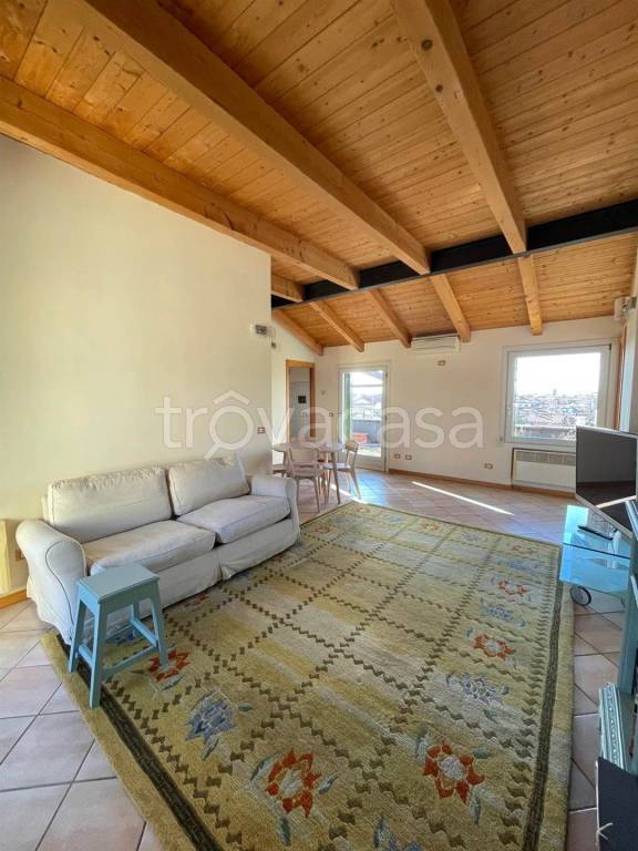 appartamento in affitto a Verona in zona Veronetta