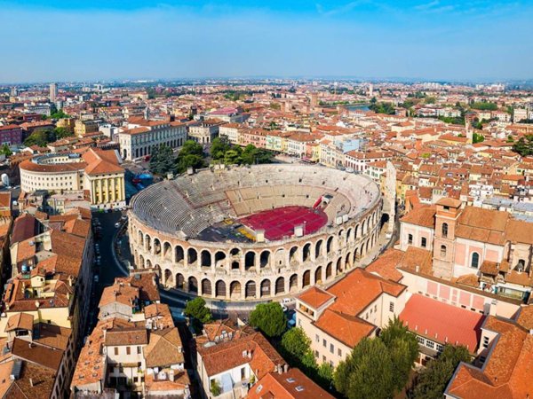 negozio in affitto a Verona in zona Centro Storico