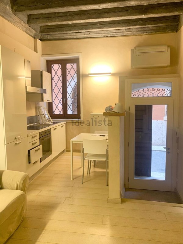 appartamento in affitto a Verona in zona Centro Storico