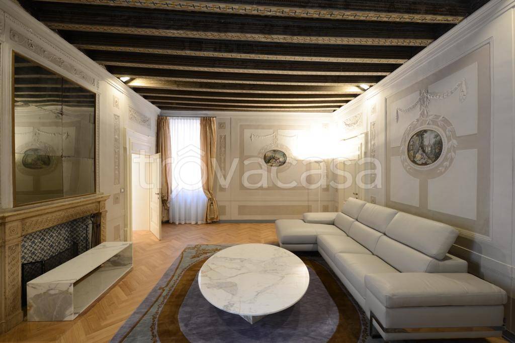 appartamento in affitto a Verona in zona Centro Storico