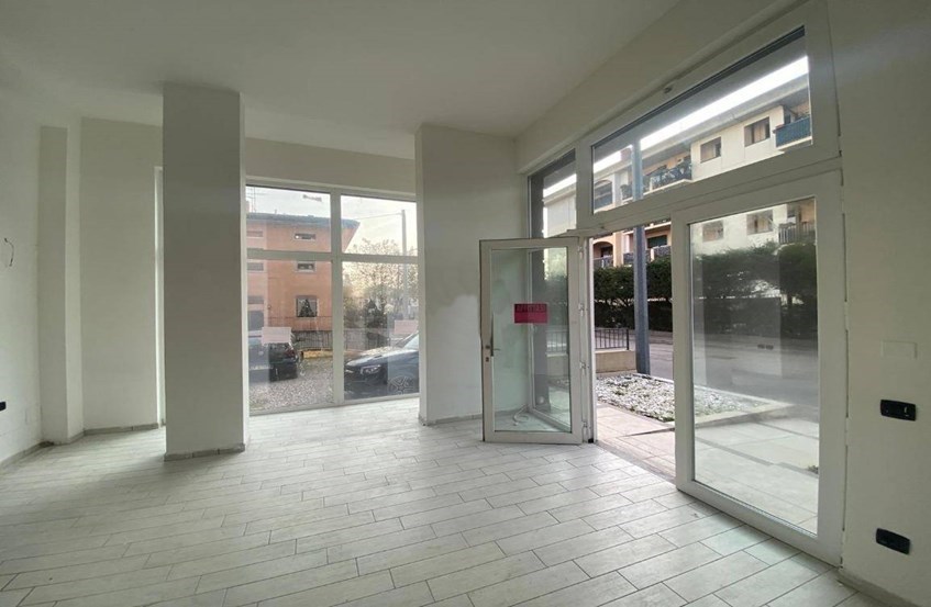 negozio in affitto a Verona in zona Borgo Milano