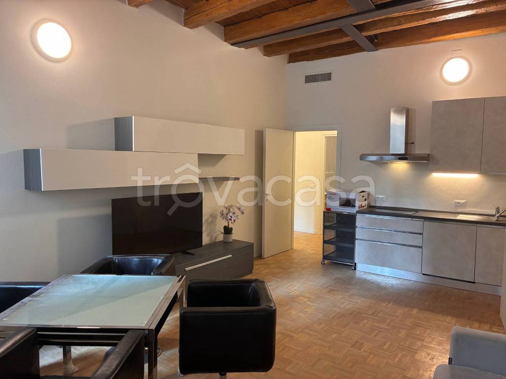 appartamento in affitto a Verona in zona Centro Storico