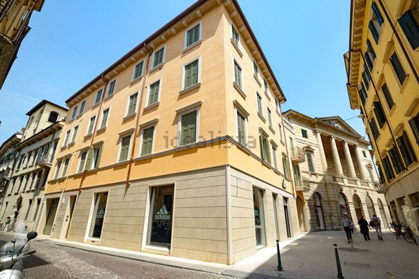 appartamento in affitto a Verona in zona Centro Storico