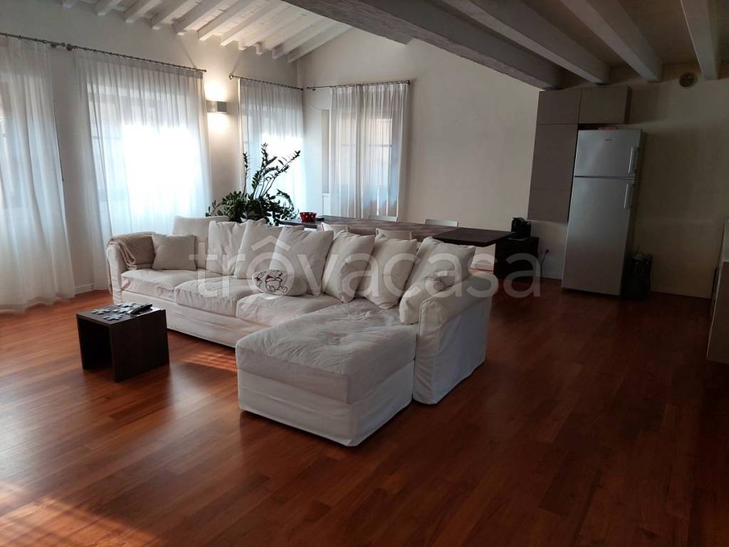 appartamento in affitto a Verona in zona Centro Storico