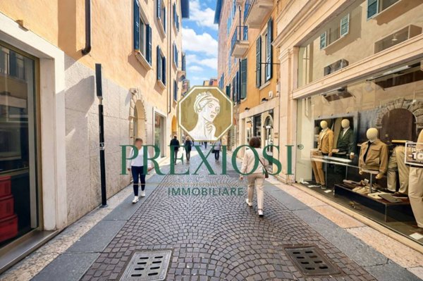 negozio in affitto a Verona in zona Centro Storico