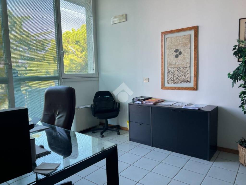 ufficio in affitto a Verona in zona Golosine