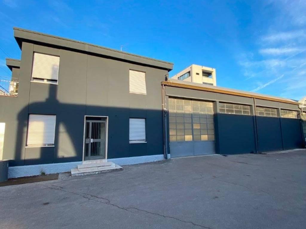 locale commerciale in affitto a Verona in zona Golosine