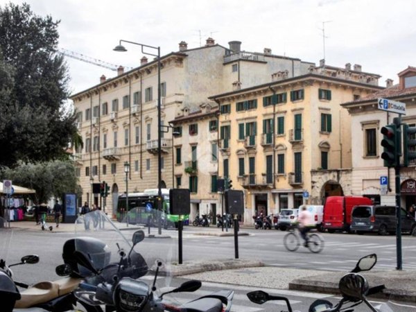 negozio in affitto a Verona in zona Centro Storico