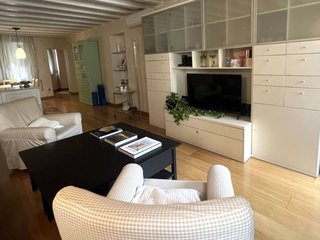 appartamento in affitto a Verona in zona Centro Storico