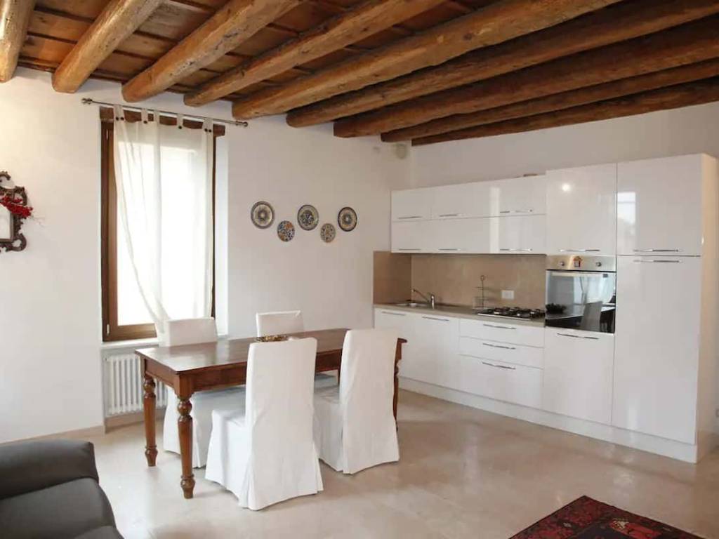 appartamento in affitto a Verona in zona Veronetta