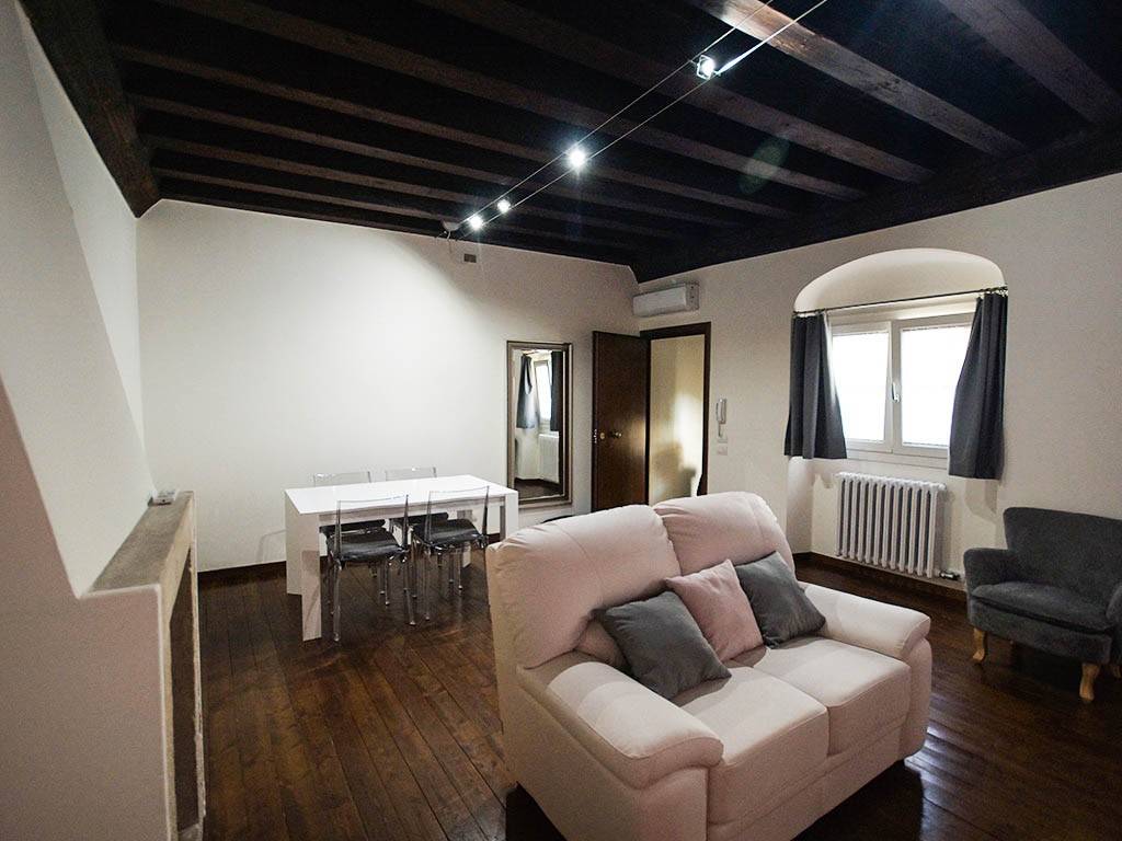 appartamento in affitto a Verona in zona Centro Storico