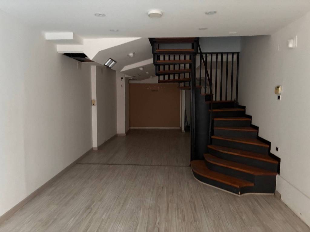 negozio in affitto a Verona in zona Centro Storico