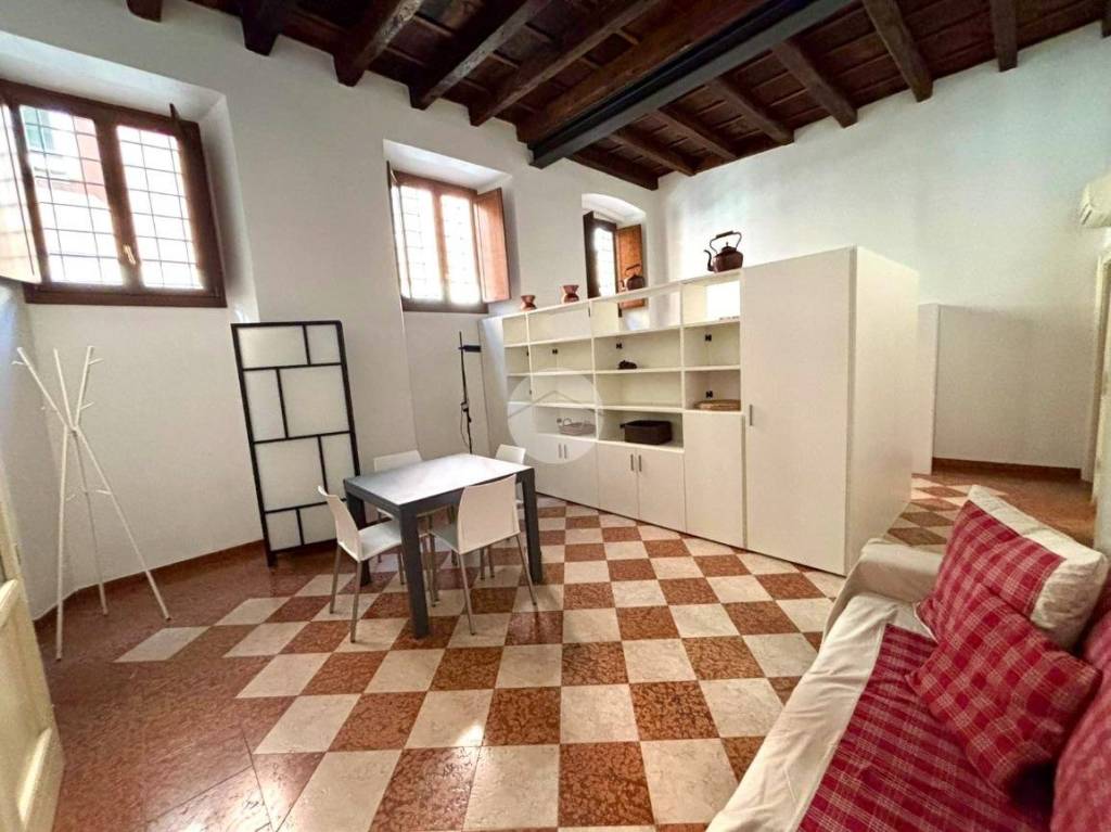 appartamento in affitto a Verona in zona Centro Storico
